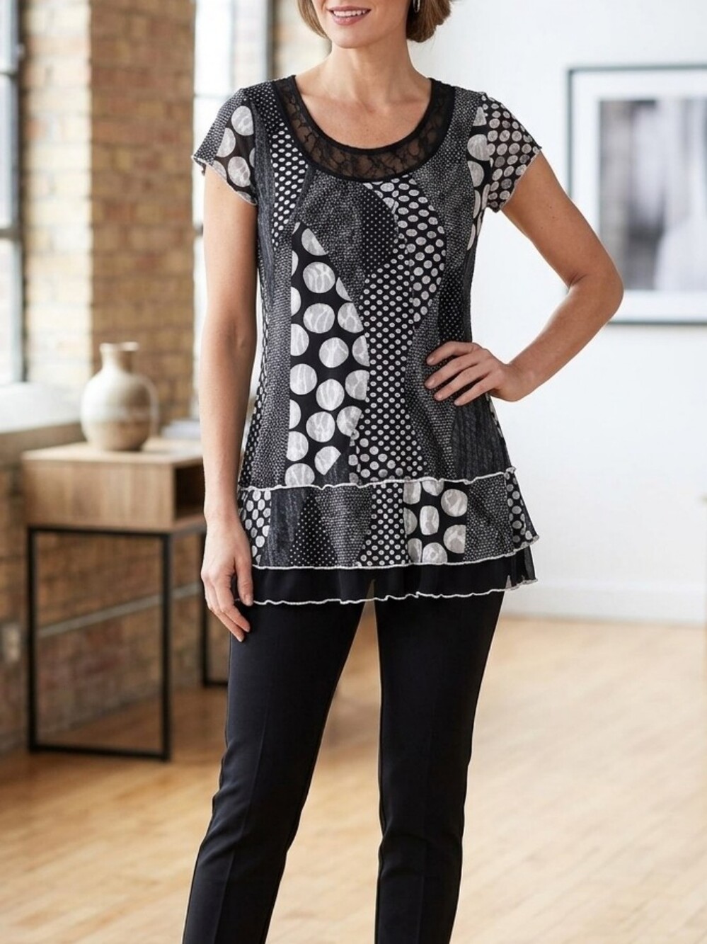Piccadilly Sheer Lined Top Size Small Ptp 20.5"